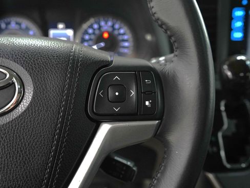 Used 2017 Toyota Sienna XLE Premium image 20