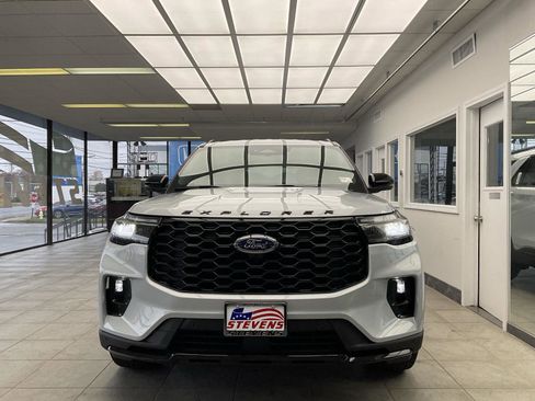 New 2026 Ford Explorer ST-Line image 2