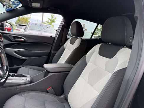 Certified 2024 Chevrolet Trax RS w/ Driver Confidence Package FWD image 9
