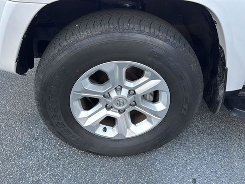 Certified 2024 Toyota 4Runner SR5 Premium image 32