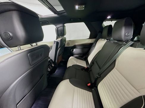 Used 2024 Land Rover Discovery Dynamic SE AWD/4WD image 27