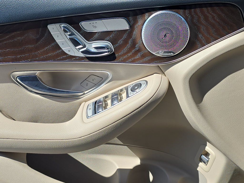 Used 2019 Mercedes-Benz GLC 300 4MATIC image 30