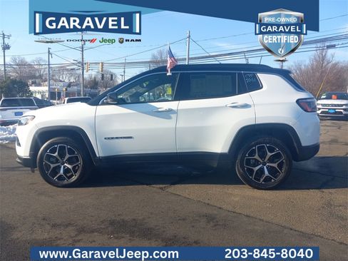 Used 2025 Jeep Compass Limited image 3