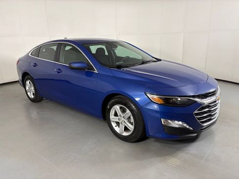 Used 2023 Chevrolet Malibu LT FWD image 2