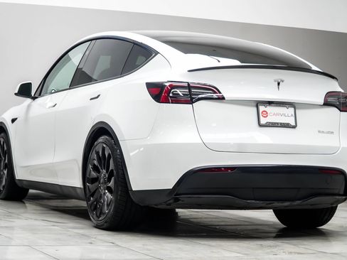 Used 2023 Tesla Model Y Performance AWD/4WD image 11