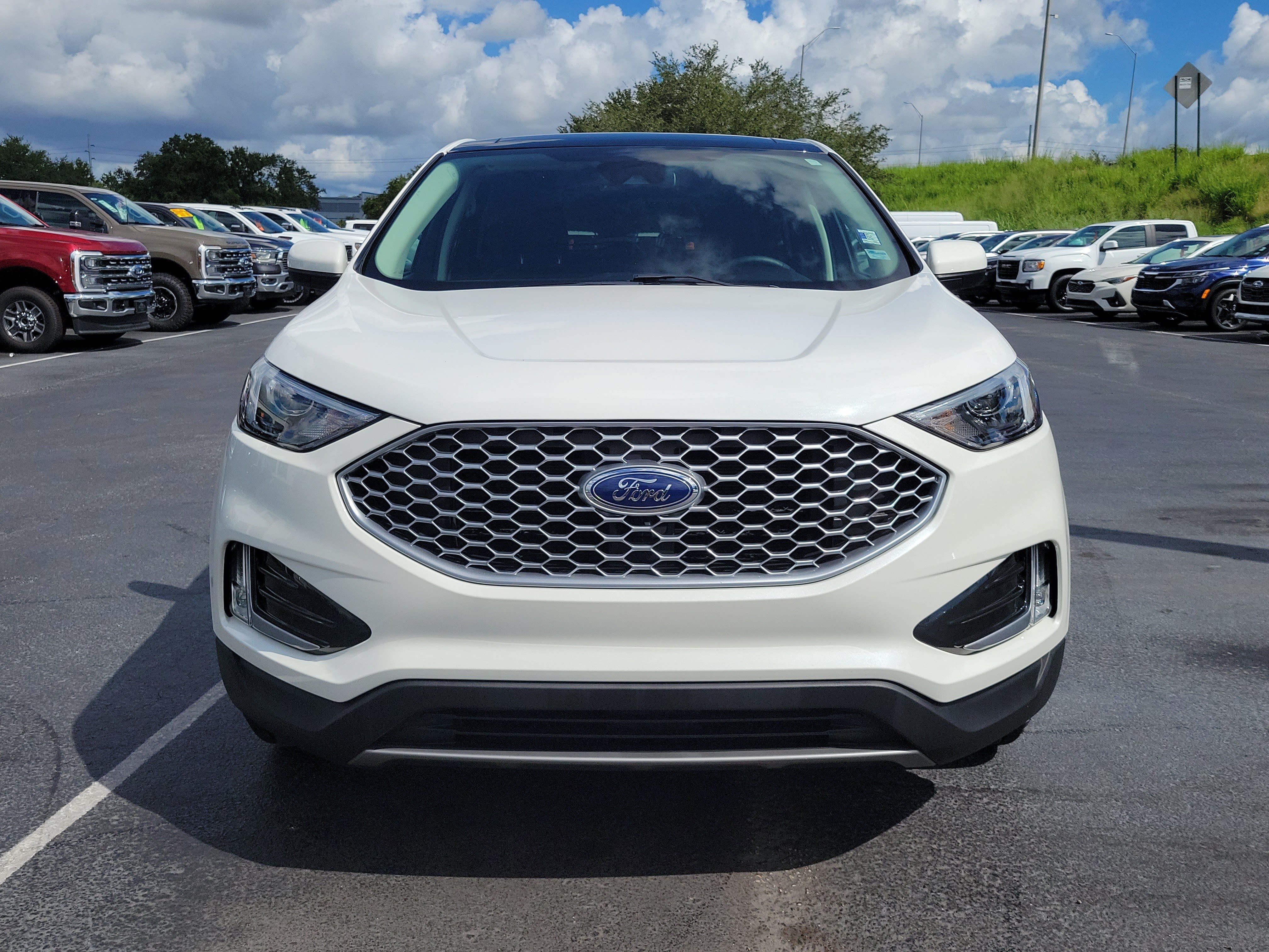 Certified 2023 Ford Edge SEL w/ Convenience Package AWD/4WD image 2