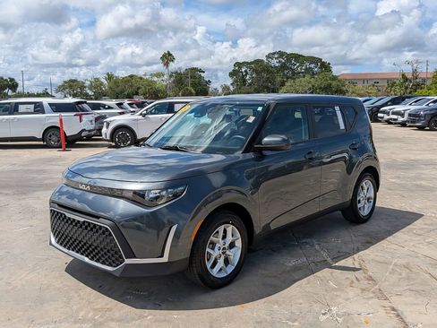 Certified 2025 Kia Soul LX FWD image 4