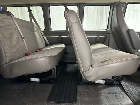 Used 2025 Chevrolet Express 3500 LT w/ LT Preferred Equipment Group image 38