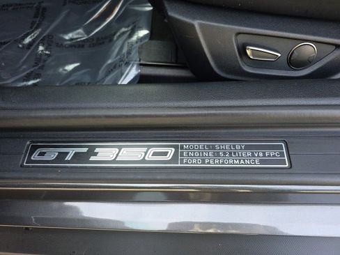 Used 2016 Ford Mustang Shelby GT350 w/ Technology Package image 14