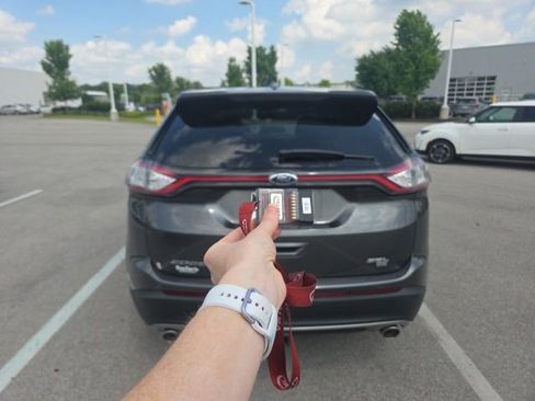 Used 2017 Ford Edge SEL w/ Class II Trailer Tow Package AWD/4WD image 8