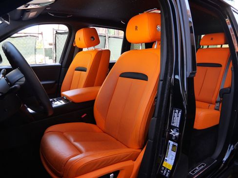 Used 2024 Rolls-Royce Cullinan Black Badge image 25