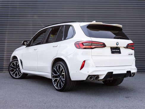 Used 2021 BMW X5 M w/ Executive Package AWD/4WD image 3