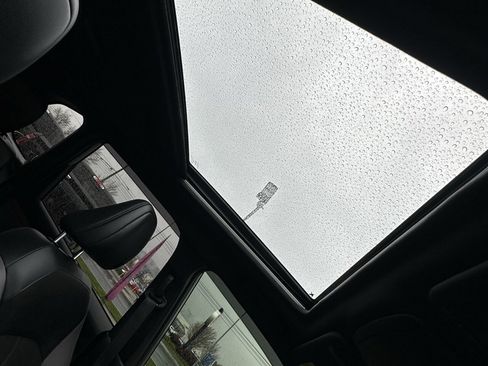 Used 2025 Subaru Forester Sport w/ Popular Package #2 image 34