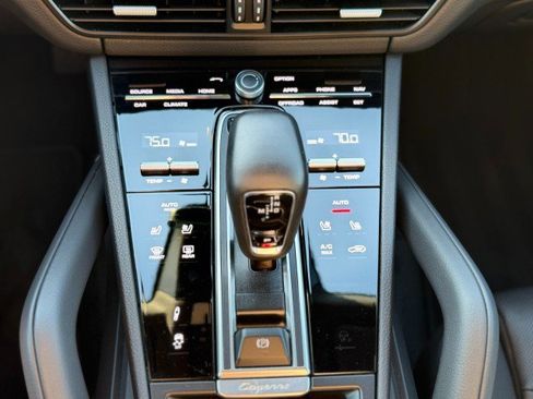 Used 2023 Porsche Cayenne image 23