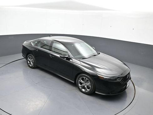 Certified 2023 Honda Accord EX image 36