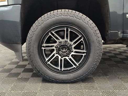Used 2017 Chevrolet Silverado 2500 High Country w/ Duramax Plus Package AWD/4WD image 11