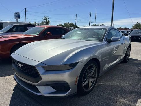 Used 2025 Ford Mustang Coupe RWD image 4