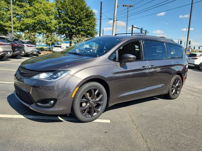 Used 2019 Chrysler Pacifica Touring-L w/ Advanced Safetytec Group