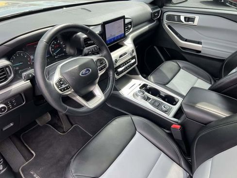 Used 2023 Ford Explorer XLT w/ Equipment Group 202A image 30