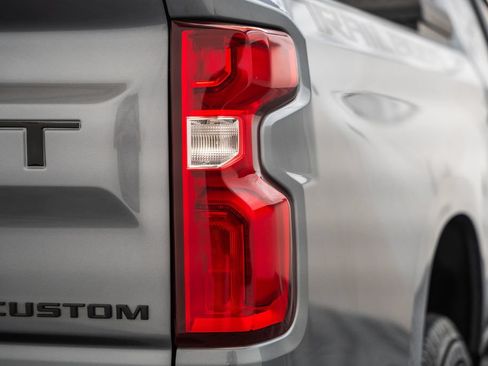 Used 2021 Chevrolet Silverado 1500 Custom Trail Boss w/ Safety Confidence Package AWD/4WD image 8
