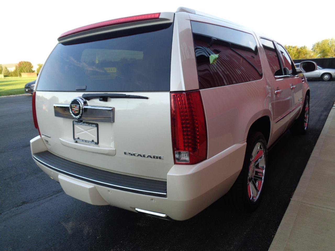 Used 2013 Cadillac Escalade ESV Platinum AWD/4WD image 5