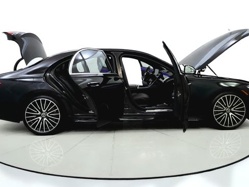 Used 2022 Mercedes-Benz S 500 4MATIC w/ AMG Line Package image 15