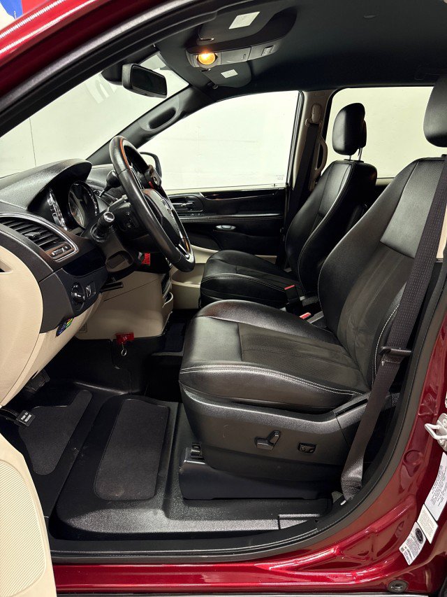 Used 2019 Dodge Grand Caravan SXT FWD image 34