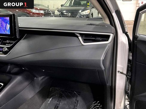 Used 2025 Toyota Corolla LE image 19