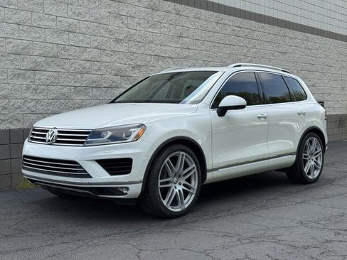 Used 2016 Volkswagen Touareg Sport AWD/4WD image 1