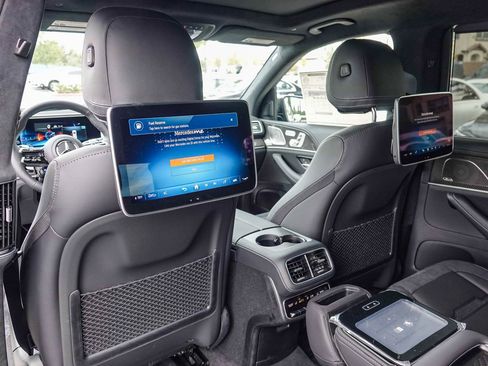 New 2026 Mercedes-Benz GLS 63 AMG 4MATIC image 18