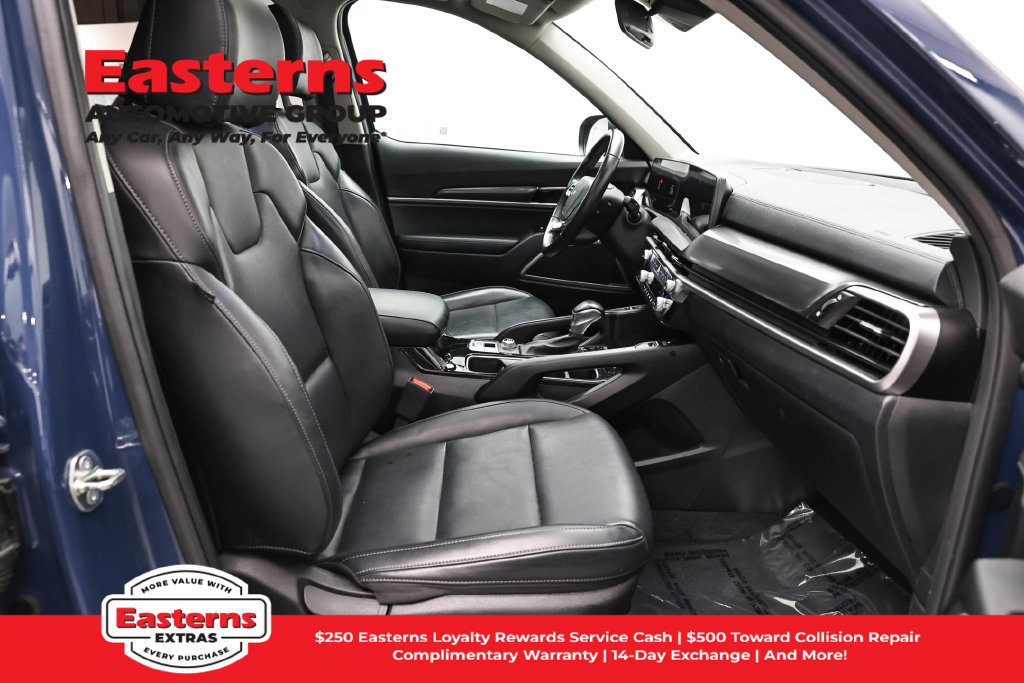 Used 2025 Kia Telluride S FWD image 25