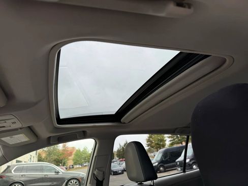 Used 2013 Toyota RAV4 Limited image 25