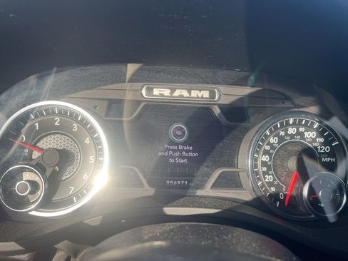 Used 2024 RAM 1500 Laramie image 9