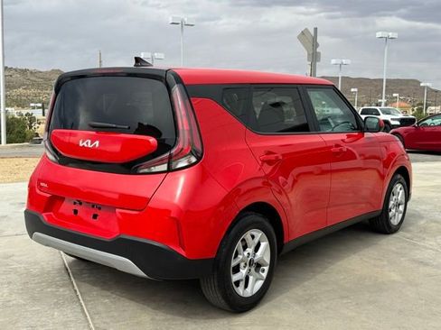 Used 2024 Kia Soul LX w/ Option Group 015 FWD image 6