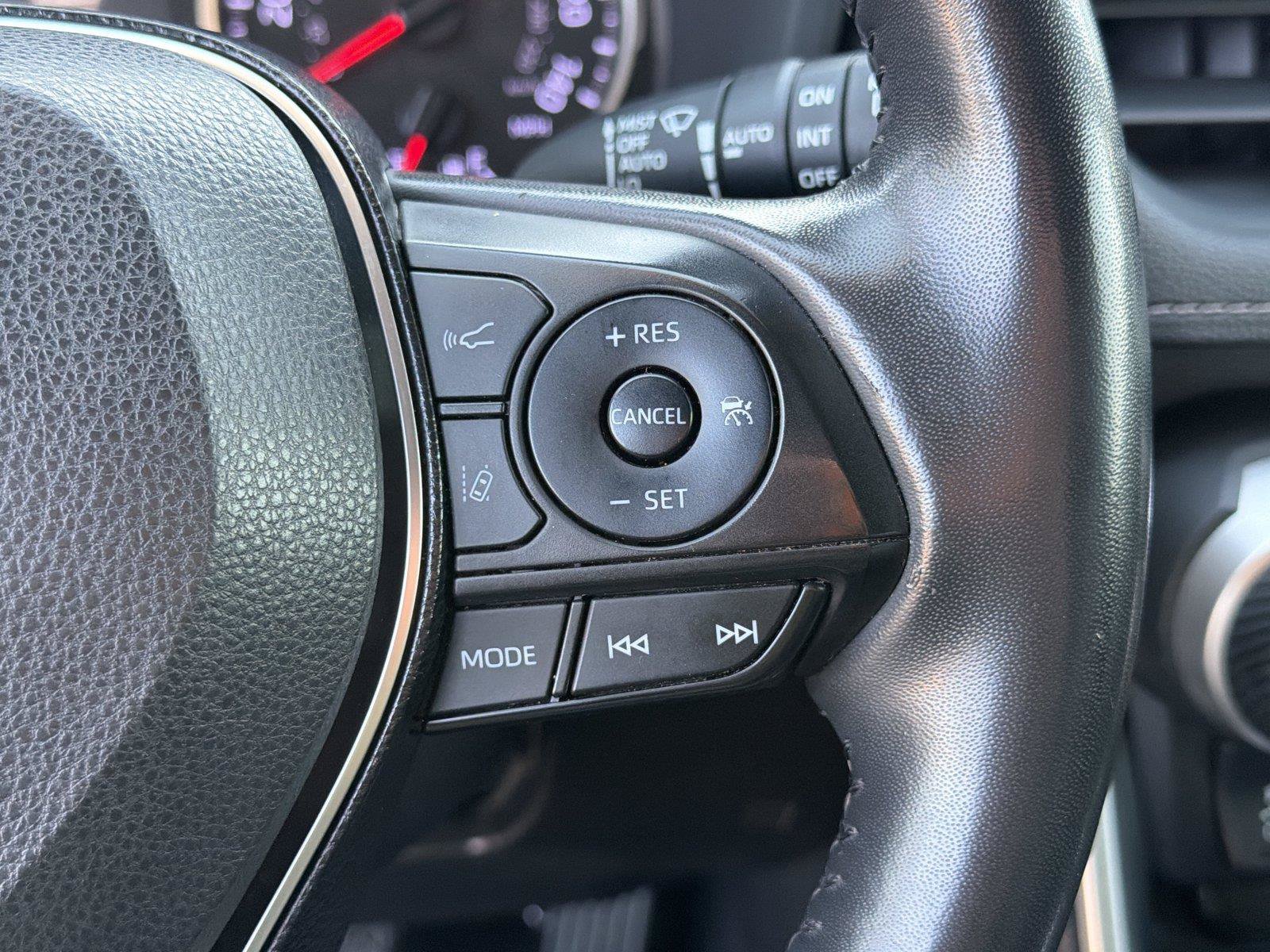 Used 2021 Toyota RAV4 XLE Premium FWD image 26