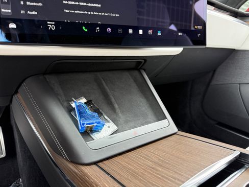 Used 2023 Tesla Model S Standard Range image 18