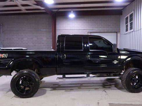 Used 2016 Ford F250 Lariat w/ Lariat Ultimate Package image 6