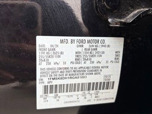 Used 2024 Ford Explorer XLT w/ Equipment Group 202A AWD/4WD image 9