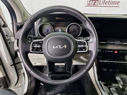 Certified 2024 Kia Carnival EX FWD image 21