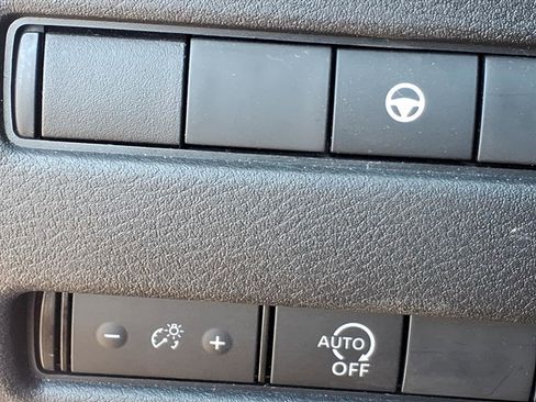 Used 2023 Nissan Rogue SV image 21