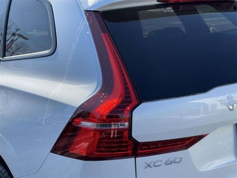 Certified 2025 Volvo XC60 B5 Plus image 8