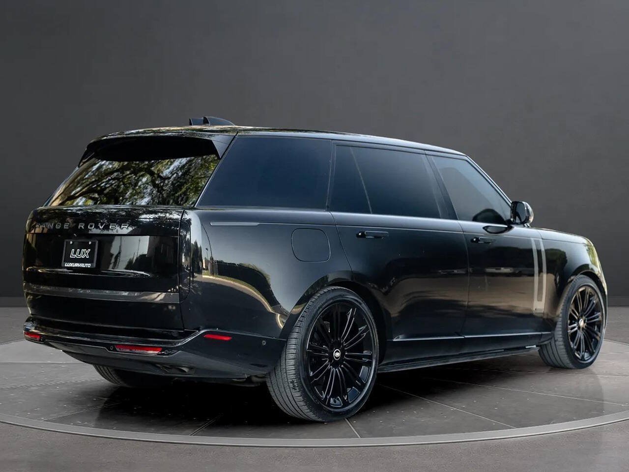 Used 2024 Land Rover Range Rover Long Wheelbase Autobiography AWD/4WD image 4