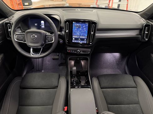 New 2026 Volvo XC40 B5 Ultra w/ Protection Package Premier image 22