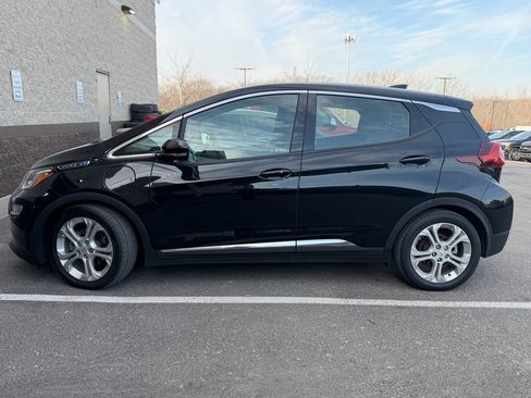 Used 2020 Chevrolet Bolt LT image 2