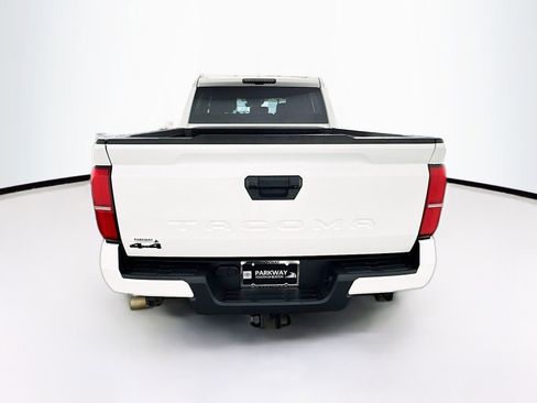 Certified 2024 Toyota Tacoma TRD Off-Road image 6