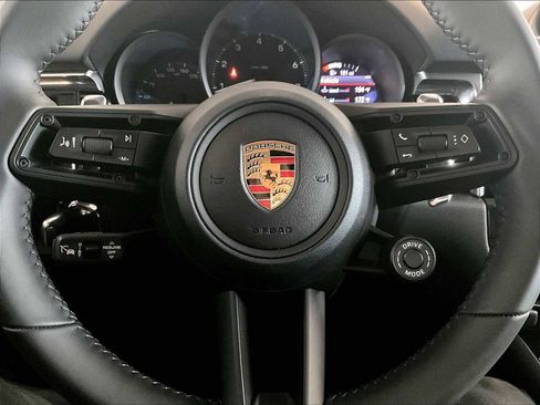 Used 2026 Porsche Macan image 18