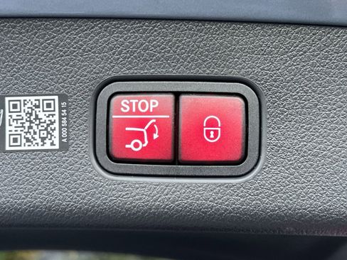 Used 2026 Mercedes-Benz GLC 300 4MATIC image 25