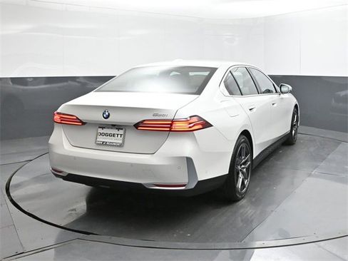 New 2026 BMW 530i w/ Premium Package image 11