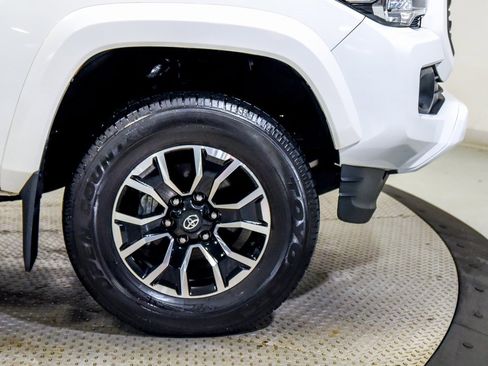 Used 2022 Toyota Tacoma TRD Sport image 13