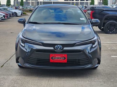 Certified 2025 Toyota Corolla LE FWD image 2